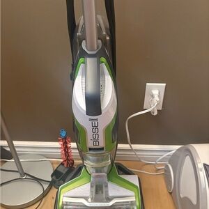 Bissell CrossWave - Green and White